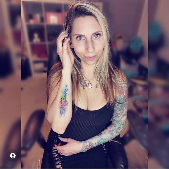 Everything I can that we don't wear or use anymore. - Picture 5 of 7